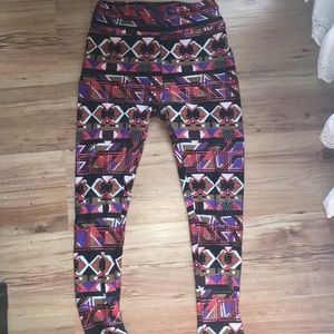 LulaRoe One size patterned leggings